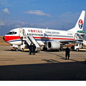 嫩江墨尔根机场货运航空快运业稳步发展的原因是什么？